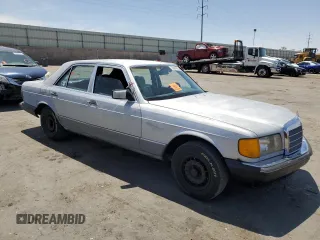 1983 Mercedes-Benz 300 SD z VIN WDBCB20A4DB034799, wystawiony jako Copart lot #58847865 z przebiegiem 323 655 mil mil oraz Czysty tytuł • Clean title. Historia ofert i sprzedaży dostępna na DreamBid. Obrazek 4.