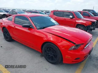 2014 Ford Mustang V6 с VIN 1ZVBP8AMXE5309700, выставлен на аукционе IAAI как лот 42405972 с пробегом 110 799 миль миль и . История ставок и продаж доступна на DreamBid. Изображение 1.