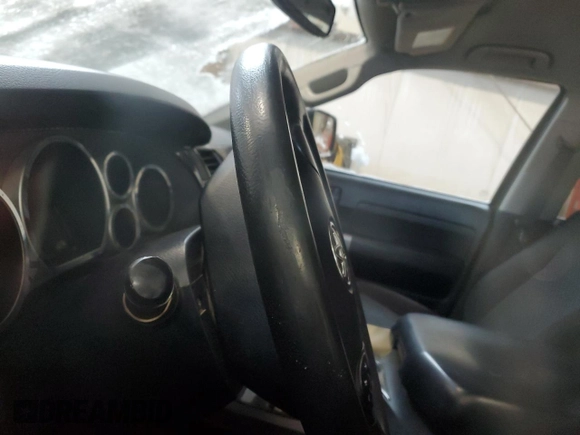 2013 Toyota Tundra z VIN 5TFDY5F18DX271506, wystawiony jako Copart lot #82296664 z przebiegiem Nie podano mil oraz Szkoda całkowita • Salvage title. Historia ofert i sprzedaży dostępna na DreamBid. Obrazek 9.