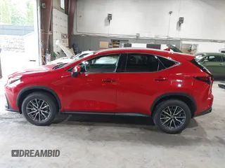 2025 Lexus NX 350 Premium z VIN 2T2GGCEZ5SC086994, wystawiony jako IAAI lot #42482143 z przebiegiem 169 mil mil oraz . Historia ofert i sprzedaży dostępna na DreamBid. Obrazek 14.