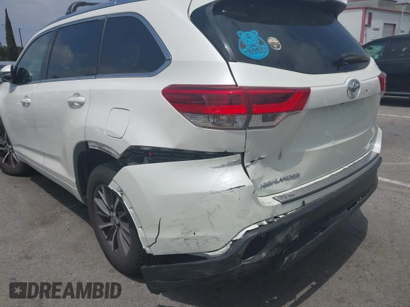 2018 Toyota Highlander SE with VIN 5TDKZRFH7JS546793, listed as a IAAI auction lot 42156937 with 59,181 mi miles and . Bid and sale history available at DreamBid. Image 6.