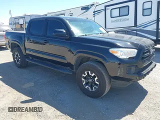 2017 Toyota Tacoma SR z VIN 5TFAX5GN4HX094952, wystawiony jako IAAI lot #41868367 z przebiegiem 134 692 mil mil oraz . Historia ofert i sprzedaży dostępna na DreamBid. Obrazek 1.