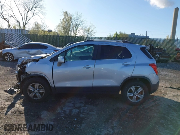 2015 Chevrolet Trax LT with VIN 3GNCJRSB6FL256031, listed as a IAAI auction lot 41995499 with 110,931 mi miles. Bid and sale history available at carsss.com. Image 14.