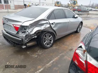 2017 Toyota Camry XLE with VIN 4T1BF1FK5HU371774, listed as a IAAI auction lot 41521132 with 102,582 mi miles. Bid and sale history available at carsss.com. Image 4.