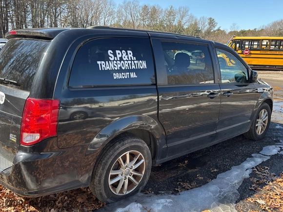 2015 Dodge Grand Caravan SXT Plus with VIN 2C4RDGCG6FR541095, listed as a Copart auction lot 48913695 with 193,306 mi miles and Clean Title. Bid and sale history available at carsss.com. Image 4.