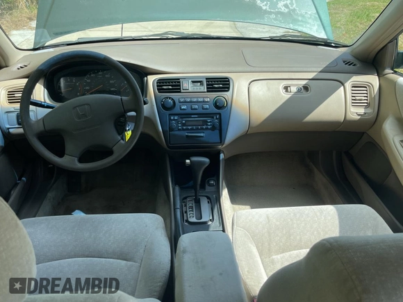 2002 Honda Accord LX z VIN 1HGCG56442A044999, wystawiony jako Copart lot #56222325 z przebiegiem Nie podano mil oraz Czysty tytuł • Clean title. Historia ofert i sprzedaży dostępna na DreamBid. Obrazek 9.