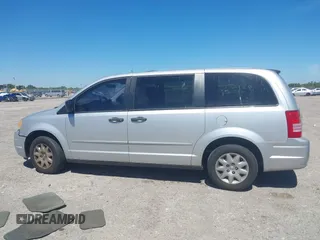 2008 Chrysler Town & Country LX with VIN 2A8HR44H08R696935, listed as a IAAI auction lot 41679669 with 92,276 mi miles. Bid and sale history available at carsss.com. Image 14.
