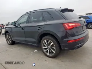 2024 Audi Q5 S line Premium z VIN WA1GAAFY3R2114519, wystawiony jako Copart lot #58812795 z przebiegiem 5 562 mil mil oraz Szkoda całkowita • Salvage title. Historia ofert i sprzedaży dostępna na DreamBid. Obrazek 2.