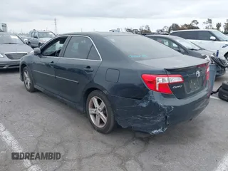 2014 Toyota Camry L z VIN 4T1BF1FK5EU776769, wystawiony jako IAAI lot #41856883 z przebiegiem 168 242 mil mil oraz . Historia ofert i sprzedaży dostępna na DreamBid. Obrazek 3.