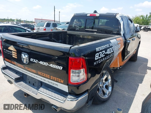 2022 Ram 1500 Big Horn z VIN 1C6RREBT9NN464360, wystawiony jako IAAI lot #42172422 z przebiegiem 29 450 mil mil oraz . Historia ofert i sprzedaży dostępna na DreamBid. Obrazek 4.