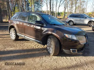 2013 Lincoln MKX with VIN 2LMDJ6JK8DBL60753, listed as a IAAI auction lot 41760954 with 121,714 mi miles. Bid and sale history available at carsss.com. Image 1.