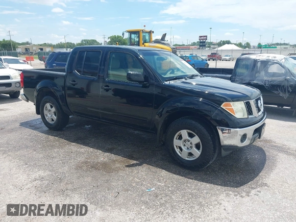 2005 Nissan Frontier LE z VIN 1N6AD07W85C418182, wystawiony jako IAAI lot #42577570 z przebiegiem 204 780 mil mil oraz . Historia ofert i sprzedaży dostępna na DreamBid. Obrazek 1.