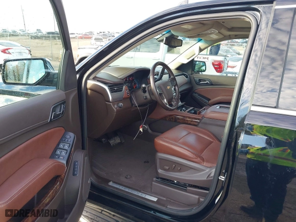 2020 Chevrolet Suburban Premier with VIN 1GNSCJKC0LR121728, listed as a IAAI auction lot 41105003 with 43,820 mi miles. Bid and sale history available at carsss.com. Image 5.