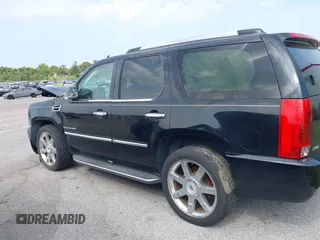 2009 Cadillac Escalade z VIN 1GYFC23249R116363, wystawiony jako IAAI lot #39887498 z przebiegiem 140 095 mil mil oraz . Historia ofert i sprzedaży dostępna na DreamBid. Obrazek 14.