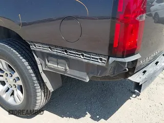 2016 Chevrolet Suburban LT z VIN 1GNSCHKC3GR313126, wystawiony jako IAAI lot #41743640 z przebiegiem 178 351 mil mil oraz . Historia ofert i sprzedaży dostępna na DreamBid. Obrazek 6.