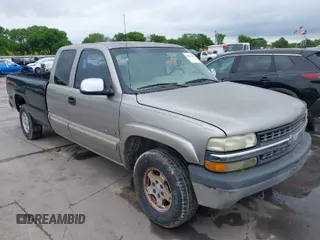 2002 Chevrolet Silverado 1500 LS with VIN 1GCEK19T92E305229, listed as a IAAI auction lot 41882424 with 459,606 mi miles. Bid and sale history available at carsss.com. Image 1.
