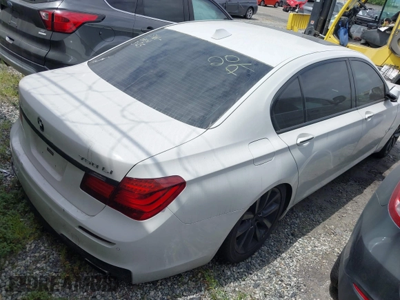 2014 BMW 7 Series ALPINA B7 with VIN WBAYE8C59ED135260, listed as a IAAI auction lot 41906238 with 152,030 mi miles. Bid and sale history available at carsss.com. Image 4.