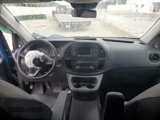 2017 Mercedes-Benz Metris Cargo z VIN WD3PG2EA2H3334686, wystawiony jako Copart lot #52012805 z przebiegiem Nie podano mil oraz Szkoda całkowita • Salvage title. Historia ofert i sprzedaży dostępna na DreamBid. Obrazek 8.