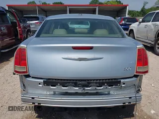 2013 Chrysler 300 z VIN 2C3CCAAG4DH728383, wystawiony jako IAAI lot #42243346 z przebiegiem 208 955 mil mil oraz . Historia ofert i sprzedaży dostępna na DreamBid. Obrazek 17.