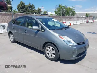 2005 Toyota Prius with VIN JTDKB20U553008263, listed as a IAAI auction lot 42149210 with 235,510 mi miles. Bid and sale history available at carsss.com. Image 1.