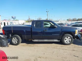 2007 Chevrolet Silverado 1500 Work Truck with VIN 1GCEC19C77Z509671, listed as a IAAI auction lot 41771336 with 256,817 mi miles. Bid and sale history available at carsss.com. Image 13.