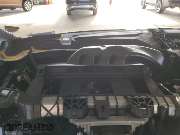 2024 Tesla Model Y Long Range z VIN 7SAYGDEE7RA217991, wystawiony jako Copart lot #50885695 z przebiegiem Nie podano mil oraz Szkoda całkowita • Salvage title. Historia ofert i sprzedaży dostępna na DreamBid. Obrazek 9.