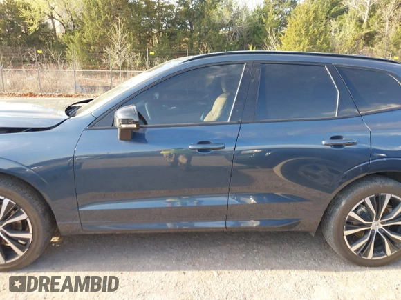 2023 Volvo XC60 z VIN YV4L12DX3P1278289, wystawiony jako IAAI lot #41889608 z przebiegiem 27 191 mil mil oraz . Historia ofert i sprzedaży dostępna na DreamBid. Obrazek 14.