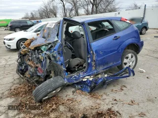 2005 Ford Focus S with VIN 3FAFP37N55R138865, listed as a Copart auction lot 44166835 with Not Provided miles and Salvage Title. Bid and sale history available at carsss.com. Image 1.