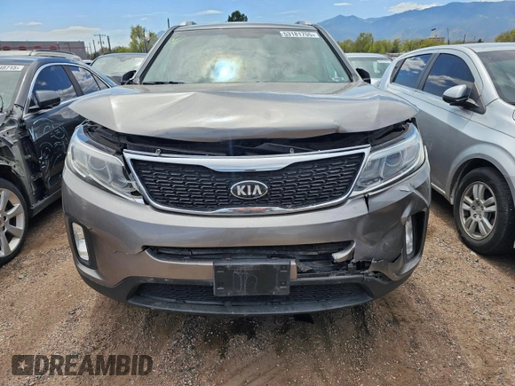 2014 Kia Sorento LX with VIN 5XYKTCA68EG464742, listed as a Copart auction lot 53181755 with 103,465 mi miles and Clean Title. Bid and sale history available at carsss.com. Image 5.