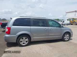 2016 Chrysler Town & Country Touring with VIN 2C4RC1BG4GR193462, listed as a IAAI auction lot 42200990 with 140,430 mi miles. Bid and sale history available at carsss.com. Image 13.