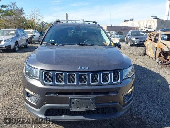 2017 Jeep Compass Latitude z VIN 3C4NJDBB9HT667415, wystawiony jako IAAI lot #40755033 z przebiegiem 106 943 mil mil oraz . Historia ofert i sprzedaży dostępna na DreamBid. Obrazek 12.
