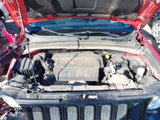 2017 Jeep Renegade Latitude z VIN ZACCJABB6HPF76261, wystawiony jako IAAI lot #41469168 z przebiegiem 99 896 mil mil oraz . Historia ofert i sprzedaży dostępna na DreamBid. Obrazek 10.