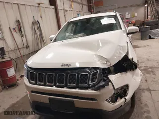 2020 Jeep Compass Latitude with VIN 3C4NJDBB2LT146691, listed as a IAAI auction lot 41490596 with 1 mi miles. Bid and sale history available at carsss.com. Image 6.