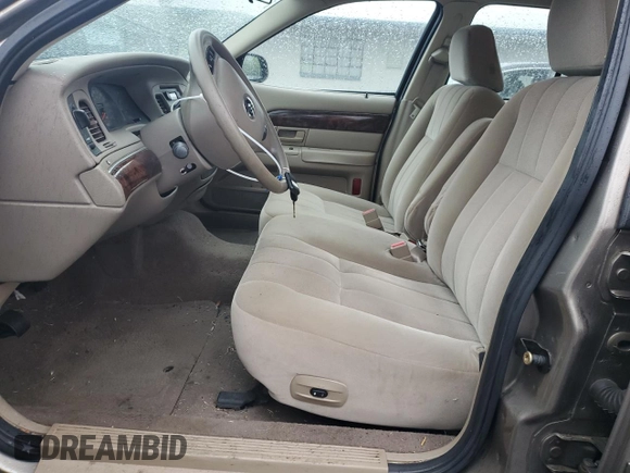 2004 Mercury Grand Marquis GS z VIN 2MEFM74W84X692469, wystawiony jako Copart lot #57794475 z przebiegiem 68 439 mil mil oraz Szkoda całkowita • Salvage title. Historia ofert i sprzedaży dostępna na DreamBid. Obrazek 7.