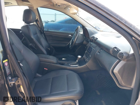 2007 Mercedes-Benz C 230 Sport с VIN WDBRF52H17F929030, выставлен на аукционе IAAI как лот 42445223 с пробегом Не указан миль и . История ставок и продаж доступна на DreamBid. Изображение 5.