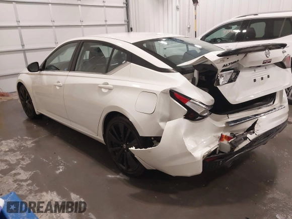 2022 Nissan Altima SR with VIN 1N4BL4CV8NN344643, listed as a IAAI auction lot 41755102 with 61,303 mi miles and . Bid and sale history available at DreamBid. Image 3.