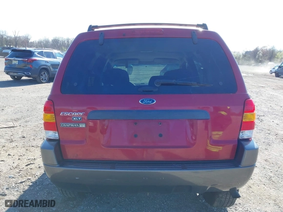2004 Ford Escape XLT with VIN 1FMCU931X4KB19738, listed as a IAAI auction lot 41925561 with 220,674 mi miles. Bid and sale history available at carsss.com. Image 16.