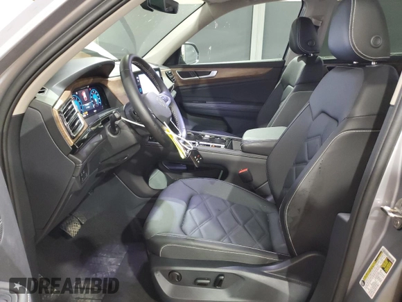 2025 Volkswagen Atlas SE with VIN 1V2HR2CA9SC535384, listed as a Copart auction lot 62152365 with 14,535 mi miles and Clean title. Bid and sale history available at DreamBid. Image 7.