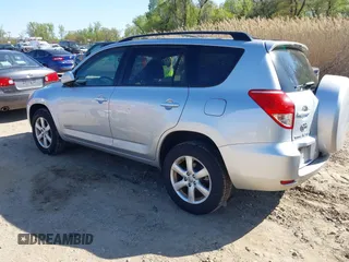 2008 Toyota RAV4 Ltd with VIN JTMBK31V985071386, listed as a IAAI auction lot 42068551 with 213,805 mi miles. Bid and sale history available at carsss.com. Image 3.