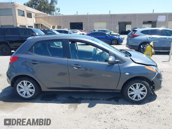 2014 Mazda 2 Sport z VIN JM1DE1KY8E0172828, wystawiony jako IAAI lot #42374758 z przebiegiem 120 180 mil mil oraz . Historia ofert i sprzedaży dostępna na DreamBid. Obrazek 12.