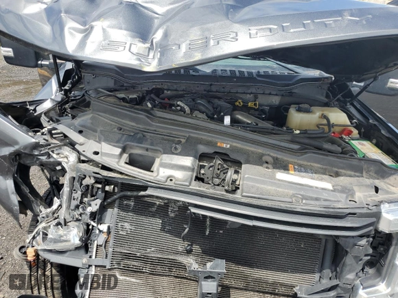 2019 Ford F-350 XL z VIN 1FD8X3HT2KEE17555, wystawiony jako Copart lot #55940505 z przebiegiem 107 979 mil mil oraz Szkody całkowita. Historia ofert i sprzedaży dostępna na DreamBid. Obrazek 11.