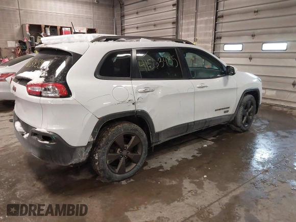 2017 Jeep Cherokee Latitude z VIN 1C4PJMCB5HW509073, wystawiony jako IAAI lot #41563435 z przebiegiem 108 737 mil mil oraz . Historia ofert i sprzedaży dostępna na DreamBid. Obrazek 4.
