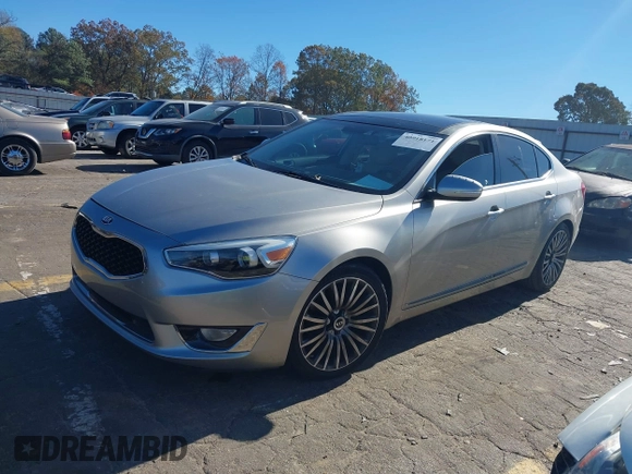 2014 Kia Cadenza Premium z VIN KNALN4D71E5125660, wystawiony jako IAAI lot #40918171 z przebiegiem 63 014 mil mil oraz . Historia ofert i sprzedaży dostępna na DreamBid. Obrazek 2.
