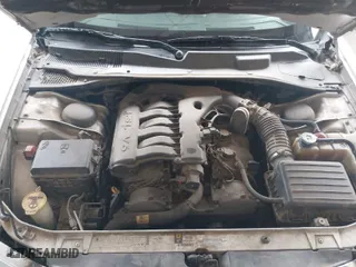 2010 Dodge Charger SXT with VIN 2B3CA3CV1AH153262, listed as a IAAI auction lot 41915797 with 185,987 mi miles. Bid and sale history available at carsss.com. Image 10.