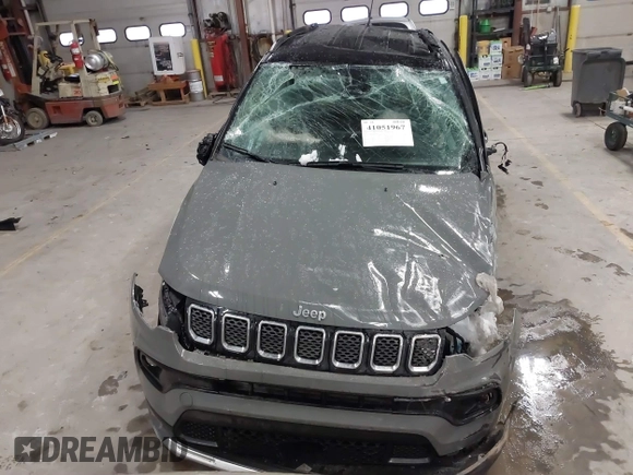 2023 Jeep Compass (RED) Edition with VIN 3C4NJDCNXPT548408, listed as a IAAI auction lot 41051967 with 20,306 mi miles and . Bid and sale history available at carsss.com. Image 11.