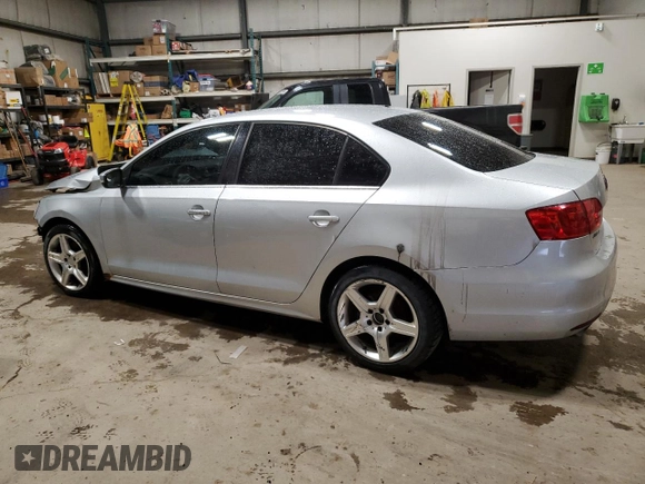2011 Volkswagen Jetta z VIN 3VWWL7AJ5BM083732, wystawiony jako Copart lot #57943595 z przebiegiem 171 791 mil mil oraz Szkoda całkowita • Salvage title. Historia ofert i sprzedaży dostępna na DreamBid. Obrazek 2.