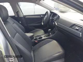 2020 Volkswagen Jetta S z VIN 3VWCB7BU1LM005223, wystawiony jako IAAI lot #42055485 z przebiegiem 48 270 mil mil oraz . Historia ofert i sprzedaży dostępna na DreamBid. Obrazek 5.