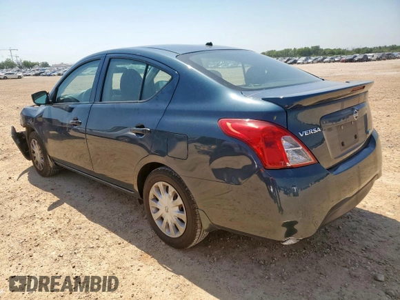 2016 Nissan Versa S z VIN 3N1CN7AP7GL841512, wystawiony jako Copart lot #56961835 z przebiegiem 109 393 mil mil oraz Czysty tytuł • Clean title. Historia ofert i sprzedaży dostępna na DreamBid. Obrazek 2.