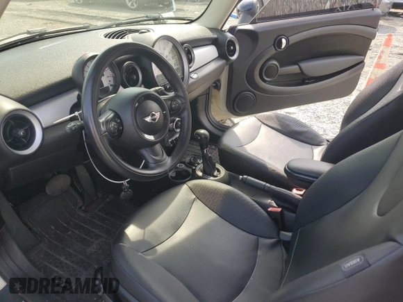 2013 MINI Hardtop с VIN WMWSU3C57DT681944, выставлен на аукционе Copart как лот 60126245 с пробегом 118 319 миль миль и Списание • Salvage title. История ставок и продаж доступна на DreamBid. Изображение 8.