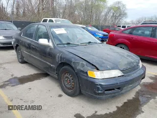 1995 Honda Accord LX with VIN JHMCD5631SC011203, listed as a IAAI auction lot 41891231 with 198,682 mi miles and . Bid and sale history available at carsss.com. Image 1.